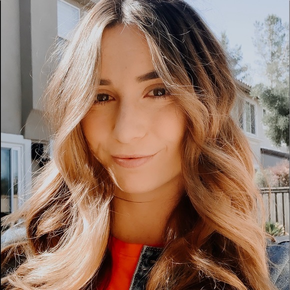 Meet your Posher, Jenna - Picture 1 of 1